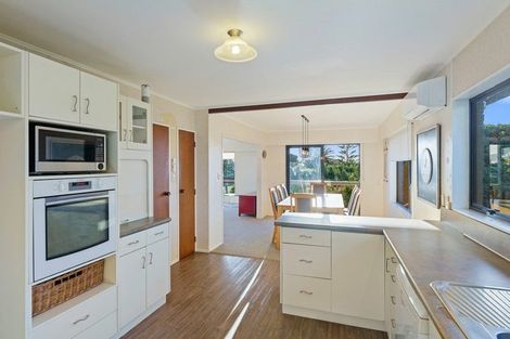 Photo of property in 36 Queens Road, Waikanae Beach, Waikanae, 5036