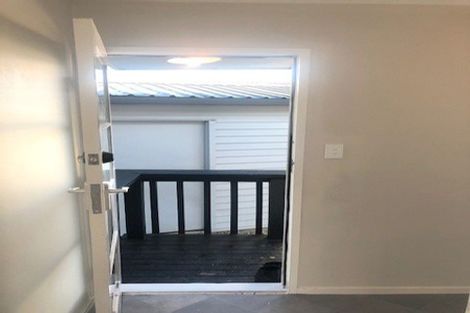 Photo of property in 2/25 Melleray Place, Randwick Park, Auckland, 2105