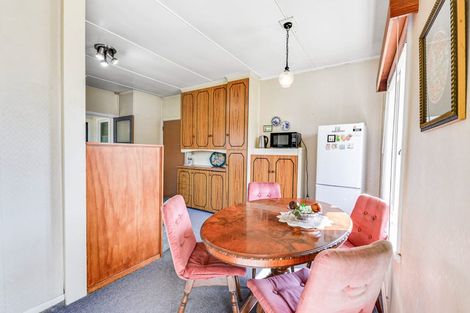 Photo of property in 36 Oxford Street, Fairfield, Hamilton, 3214