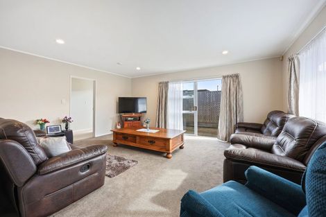 Photo of property in 1/242 Botany Road, Golflands, Auckland, 2013
