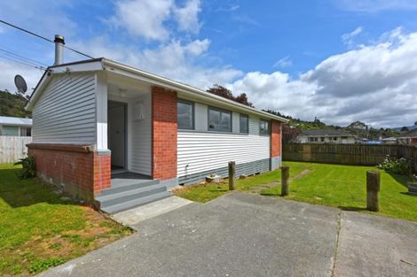 Photo of property in 18 Delaney Drive, Stokes Valley, Lower Hutt, 5019
