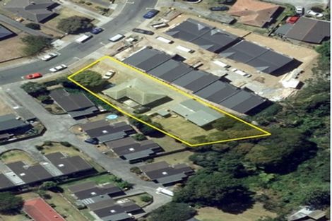 Photo of property in 9 Middlemore Crescent, Papatoetoe, Auckland, 2025
