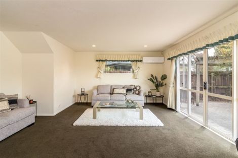 Photo of property in 15a Fieldmoor Place, Parklands, Christchurch, 8083