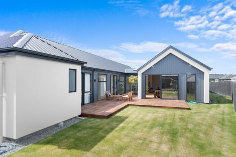 Photo of property in 10 Ferbane Way, Halswell, Christchurch, 8025