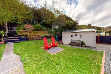 Photo of property in 42 Bledisloe Crescent, Wainuiomata, Lower Hutt, 5014