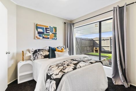 Photo of property in 2/83 Meadowland Drive, Somerville, Auckland, 2014