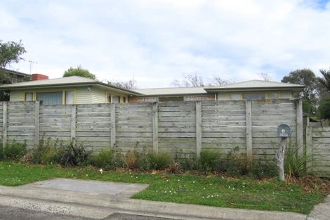 Photo of property in 4 Williams Terrace, Fitzherbert, Palmerston North, 4410