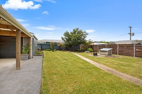 Photo of property in 11 Bovis Street, Shannon, 4821