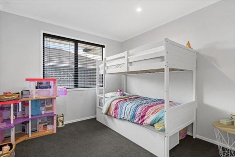 Photo of property in 72 Tabraham Crescent, Pyes Pa, Tauranga, 3112