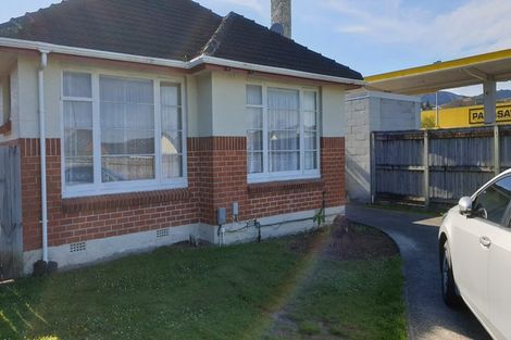 Photo of property in 28 Gibbons Street, Upper Hutt Central, Upper Hutt, 5018