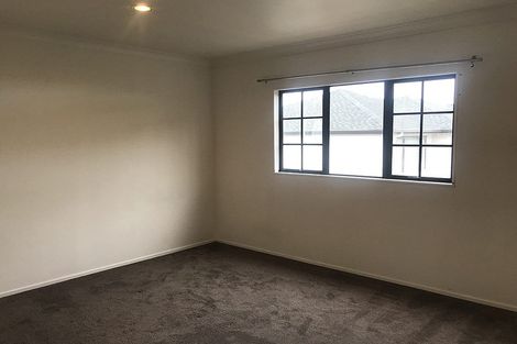 Photo of property in 6 Carrigans Close, Pinehill, Auckland, 0632