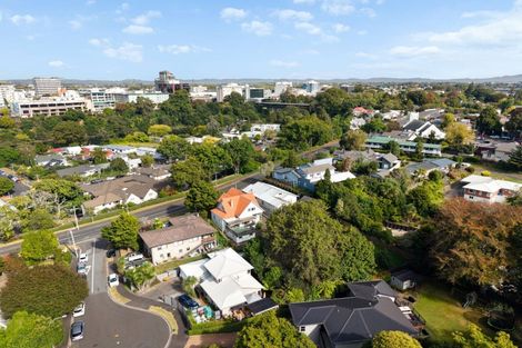 Photo of property in 128 River Road, Hamilton East, Hamilton, 3216