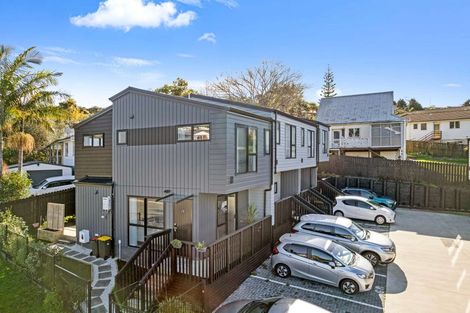Photo of property in 1b Tacitus Place, Totara Vale, Auckland, 0629