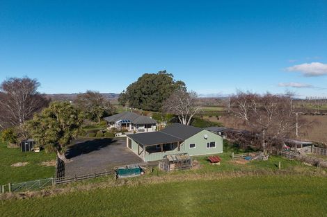 Photo of property in 102 Huntly Road, Outram, 9073