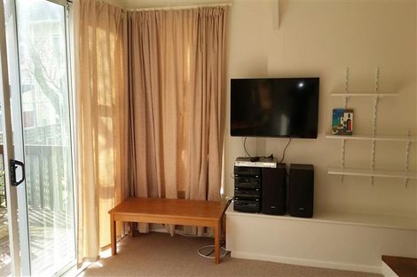 Photo of property in 50 Apuka Street, Brooklyn, Wellington, 6021