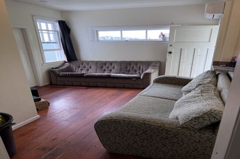 Photo of property in 76a Kelburn Parade, Kelburn, Wellington, 6012