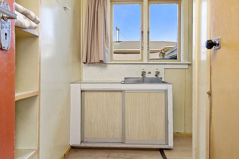 Photo of property in 18 Holdaway Street, Riversdale, Blenheim, 7201