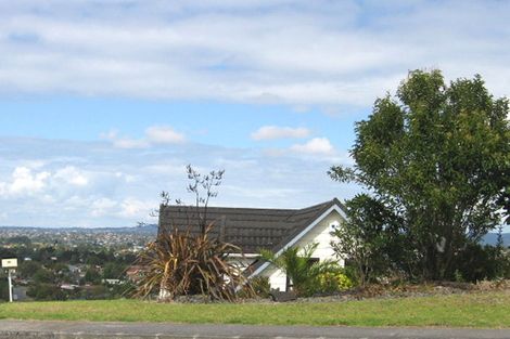 Photo of property in 99 Luckens Road, West Harbour, Auckland, 0618