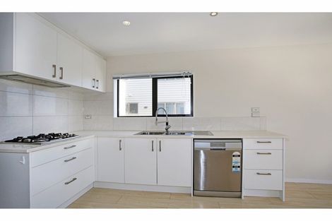 Photo of property in 12 Kokako Rise, Papakura, 2110