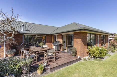 Photo of property in 6 Thornhill Place, Sockburn, Christchurch, 8042
