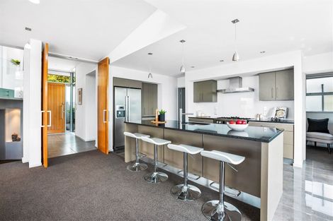 Photo of property in 4 Gazelle Lane, Redcliffs, Christchurch, 8081