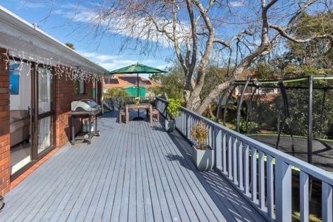 Photo of property in 5 Photinia Place, Botany Downs, Auckland, 2010