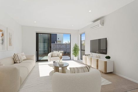 Photo of property in 34 Viridian Avenue, Rosehill, Papakura, 2113