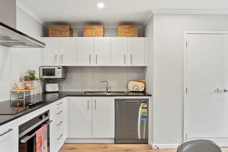 Photo of property in 6 Honowai Street, Kumeu, 0810