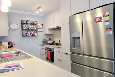 Photo of property in 2/6 The Parade, Island Bay, Wellington, 6023