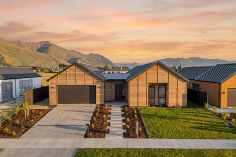 Photo of property in 13 Packer Road, Wanaka, 9382