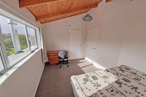 Photo of property in 14 La Roche Place, Northcote, Auckland, 0627