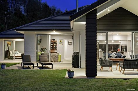 Photo of property in 1539 Waiuku Road, Waiuku, 2681