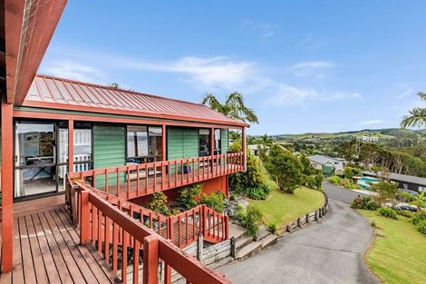 Photo of property in 11 Falls View Road, Haruru, 0204