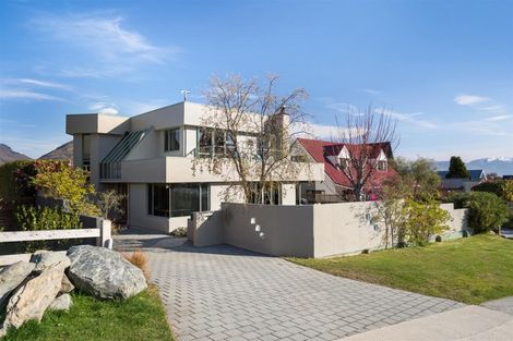 Photo of property in 690 Peninsula Road, Kelvin Heights, Queenstown, 9300