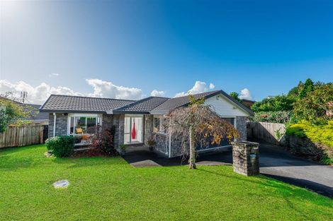 Photo of property in 4 Hanly Close, West Harbour, Auckland, 0618