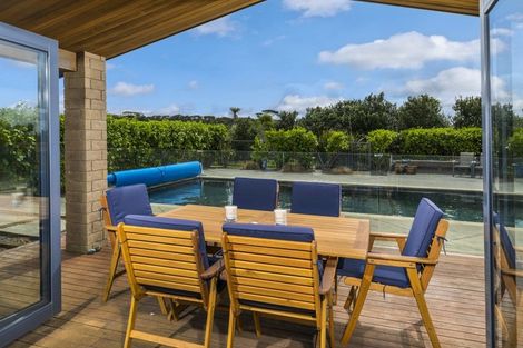 Photo of property in 113a Constable Road, Muriwai, Waimauku, 0881