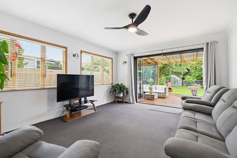 Photo of property in 6 Hull Road, Waiuku, 2123