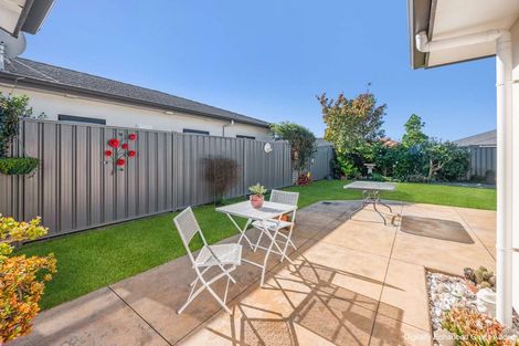 Photo of property in 76 Orotu Drive, Poraiti, Napier, 4112