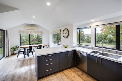 Photo of property in 5 Woodlands Drive, Havelock North, 4130