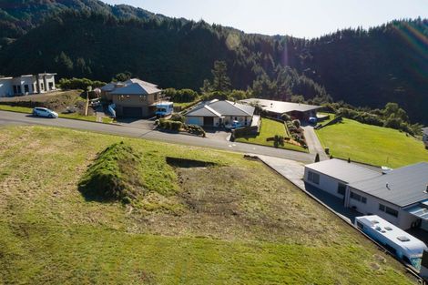 Photo of property in 17 Harbour View Heights, Picton, 7220