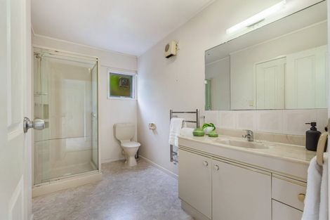 Photo of property in 45c Hyde Road, Rothesay Bay, Auckland, 0630