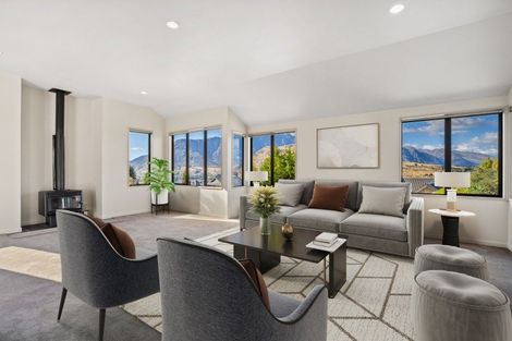 Photo of property in 13 Goldleaf Hill, Queenstown, 9300