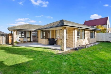 Photo of property in 8 Watkins Drive, Rangiora, 7400