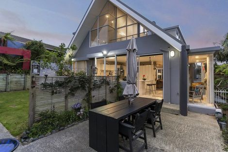 Photo of property in 8 Lingham Crescent, Torbay, Auckland, 0630