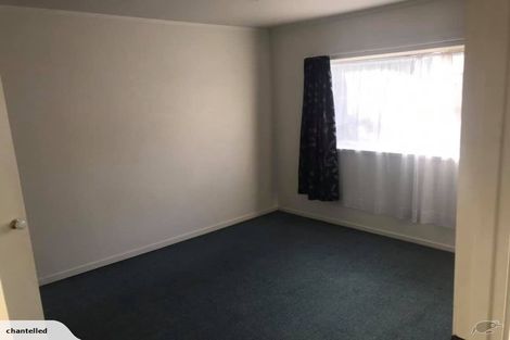 Photo of property in 1/934 East Coast Road, Northcross, Auckland, 0630