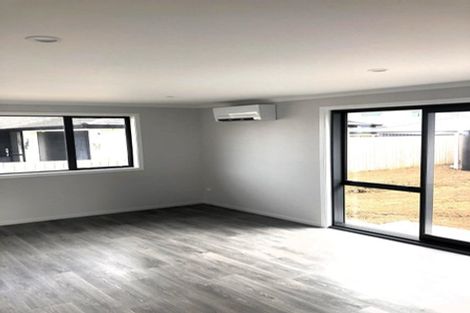 Photo of property in 1 Orawahi Road, Glenbrook, 2681