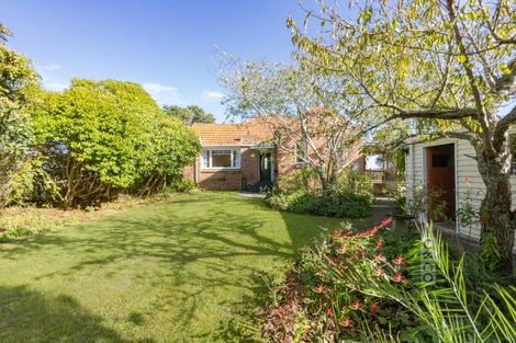 Photo of property in 16 Karaka Street, Helensville, 0800