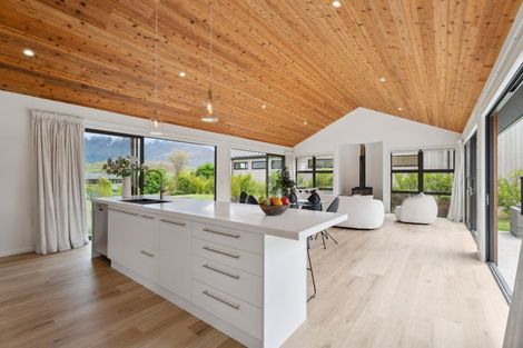 Photo of property in 4 Durness Court, Jacks Point, Queenstown, 9371