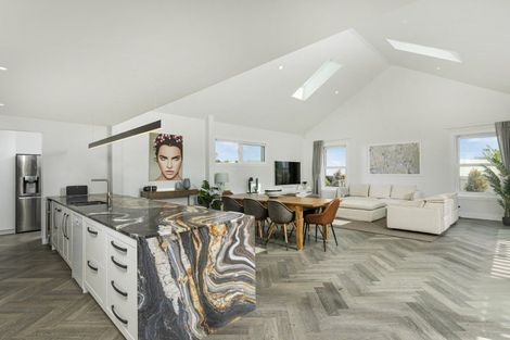 Photo of property in 2c Roland Road, Greenhithe, Auckland, 0632