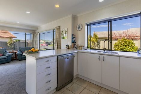 Photo of property in 12 Flemington Place, Taradale, Napier, 4112
